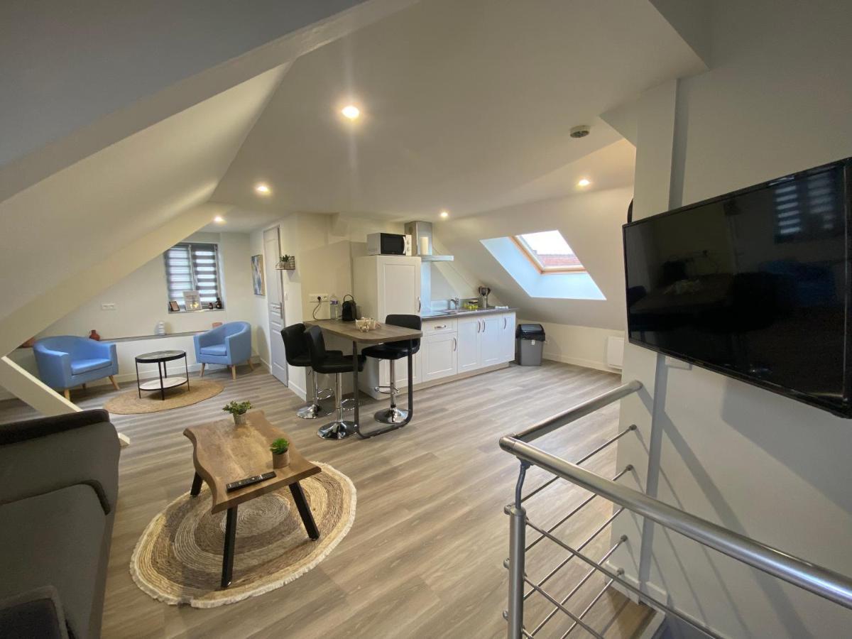 Studio Spacieux Et Elegant Au Coeur De Bourbourg - Gare A Proximite Exterior foto