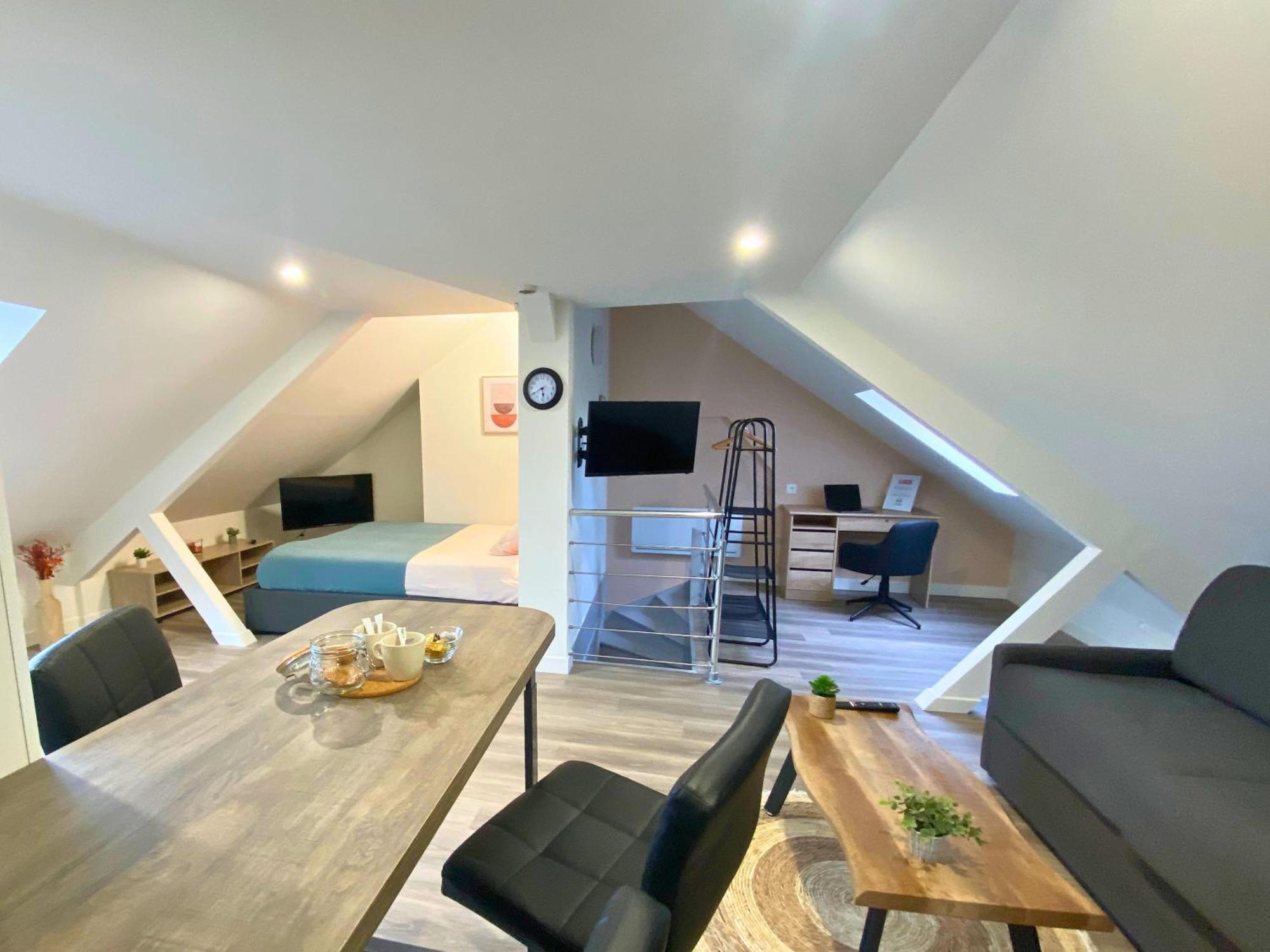 Studio Spacieux Et Elegant Au Coeur De Bourbourg - Gare A Proximite Exterior foto